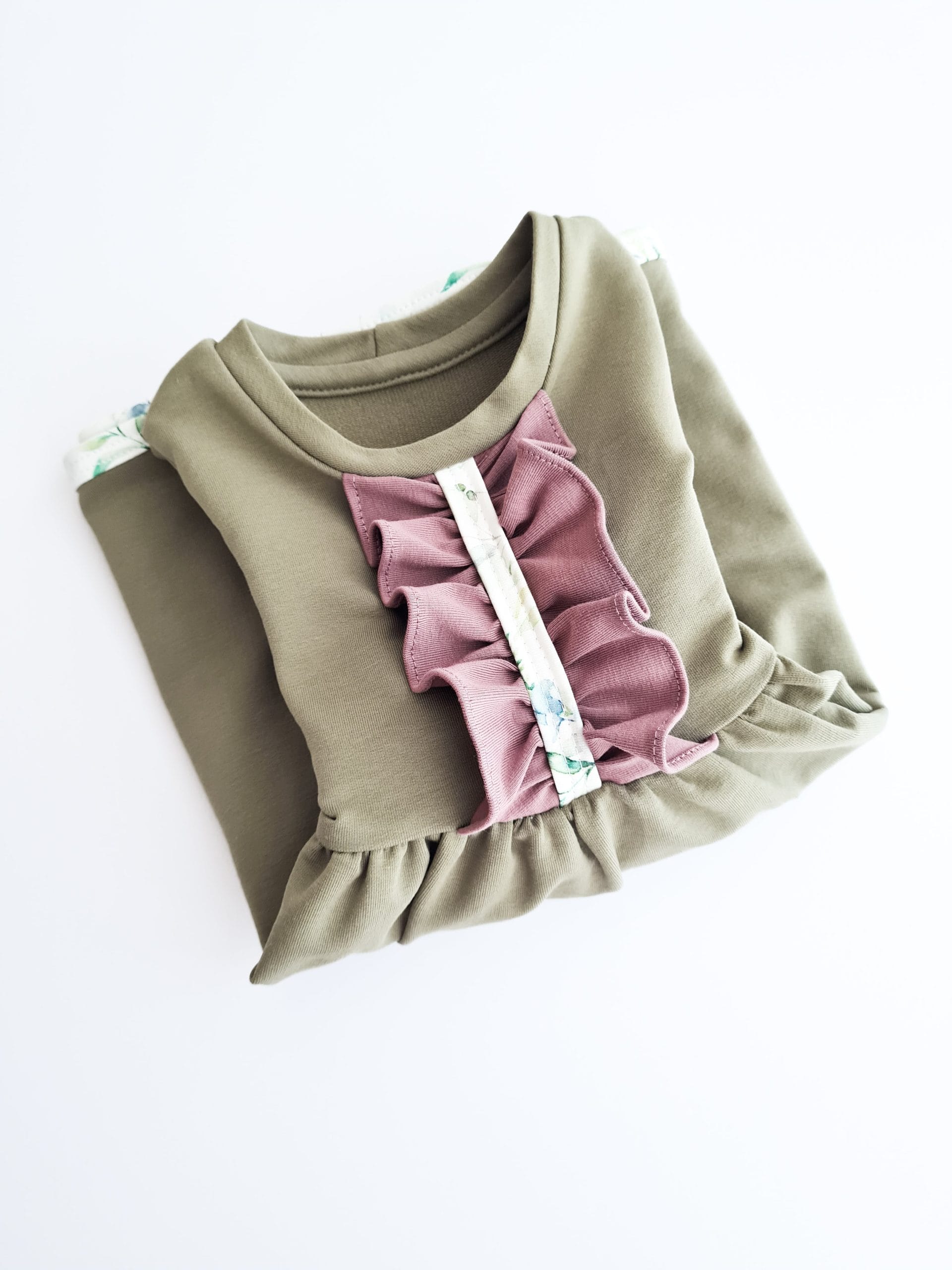 Olive green dress with ruffle - Image 2