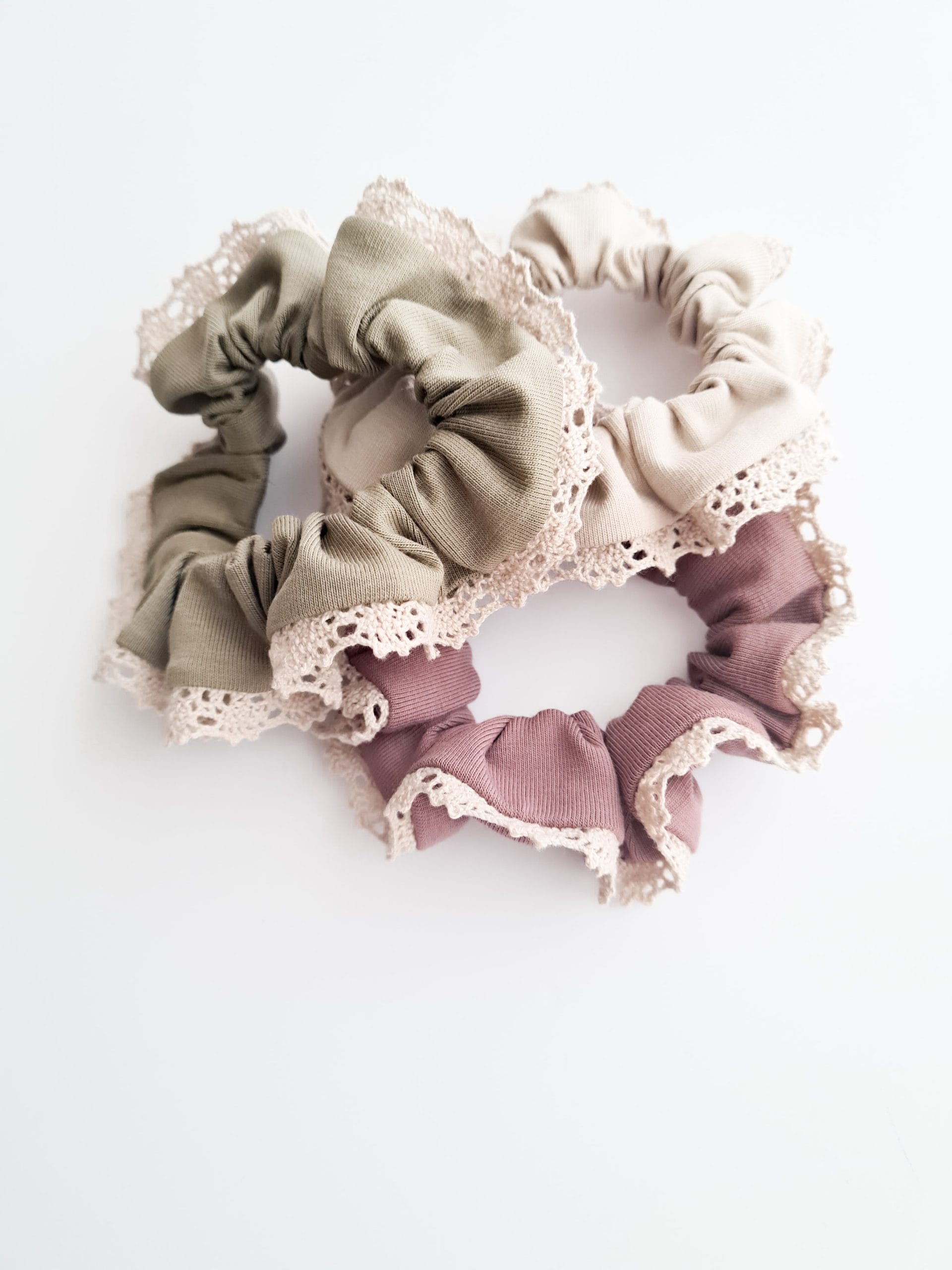 Scrunchie elastika s čipko